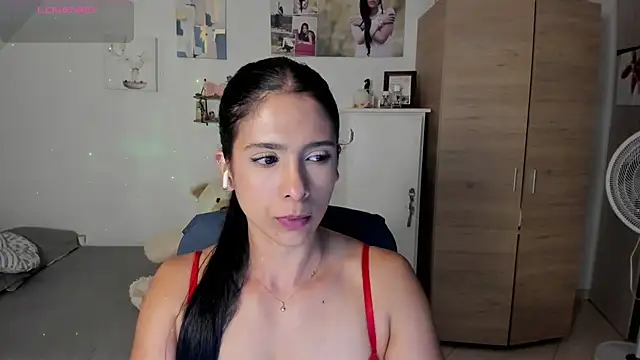 Snapshot of VEROSlen- chatting on May 9, 2026, 3:45 am VEROSlen- online show from May 9, 2026, 3:45 am