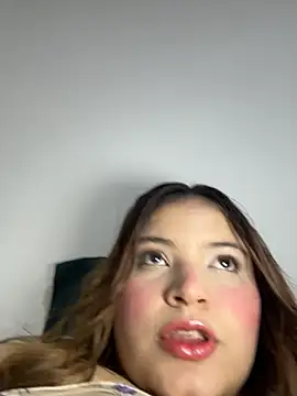 melanie hh1 online show from December 19, 2025, 4:52 am