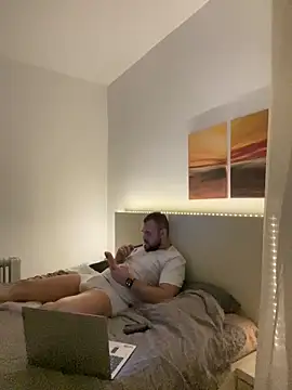 Snapshot of LunaFoxTip chatting on March 2, 2026, 5:20 pm LunaFoxTip online show from March 2, 2026, 5:20 pm