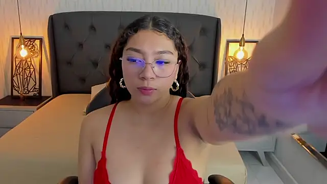 Snapshot of angelinemore chatting on March 9, 2026, 7:29 pm angelinemore online show from March 9, 2026, 7:29 pm