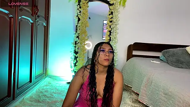 Snapshot of angelinemore chatting on April 10, 2026, 9:19 pm angelinemore online show from April 10, 2026, 9:19 pm