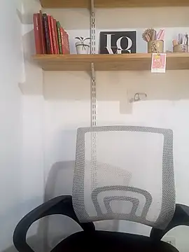 SofiEsteves online show from March 4, 2026, 1:50 pm