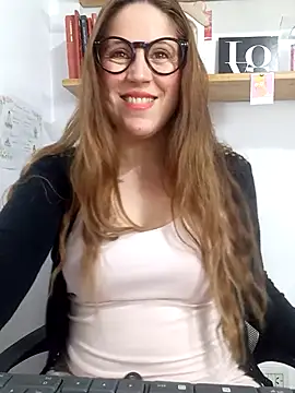 Snapshot of SofiEsteves chatting on April 22, 2026, 3:02 pm SofiEsteves online show from April 22, 2026, 3:02 pm