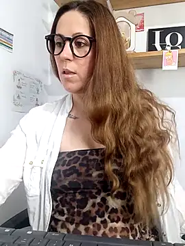 Snapshot of SofiEsteves chatting on April 25, 2026, 2:25 pm SofiEsteves online show from April 25, 2026, 2:25 pm