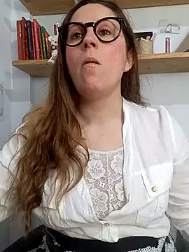 Snapshot of SofiEsteves chatting on May 13, 2026, 1:41 pm SofiEsteves online show from May 13, 2026, 1:41 pm