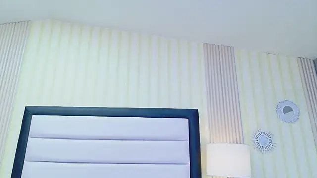 ScarlettFoox online show from April 7, 2026, 7:36 pm