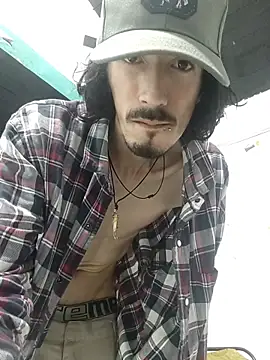 Snapshot of sk8-boy chatting on May 4, 2026, 4:03 pm sk8-boy online show from May 4, 2026, 4:03 pm
