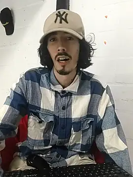 Snapshot of sk8-boy chatting on May 7, 2026, 4:12 pm sk8-boy online show from May 7, 2026, 4:12 pm