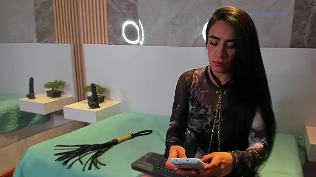 Snapshot of PamelaRed_ chatting on December 22, 2025, 8:06 pm PamelaRed online show from December 22, 2025, 8:06 pm