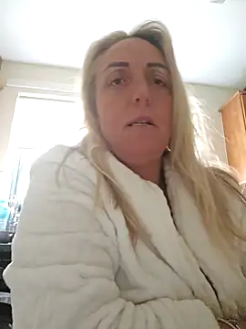 Snapshot of theblondecocklover chatting on March 18, 2026, 7:44 am theblondecocklover online show from March 18, 2026, 7:44 am