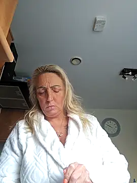 Snapshot of theblondecocklover chatting on March 21, 2026, 8:52 am theblondecocklover online show from March 21, 2026, 8:52 am