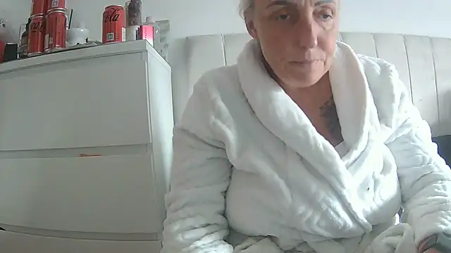 Snapshot of theblondecocklover chatting on March 24, 2026, 3:06 pm theblondecocklover online show from March 24, 2026, 3:06 pm