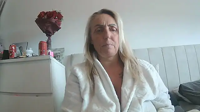 Snapshot of theblondecocklover chatting on June 7, 2026, 4:44 pm theblondecocklover online show from June 7, 2026, 4:44 pm