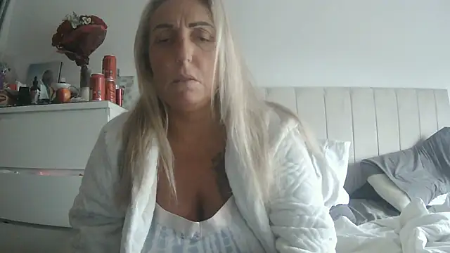 Snapshot of theblondecocklover chatting on June 11, 2026, 6:11 am theblondecocklover online show from June 11, 2026, 6:11 am