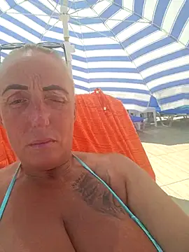Snapshot of theblondecocklover chatting on July 1, 2026, 7:54 am theblondecocklover online show from July 1, 2026, 7:54 am