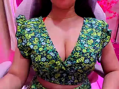 Snapshot of DimondGirl_ chatting on April 15, 2026, 7:58 pm DimondGirl online show from April 15, 2026, 7:58 pm