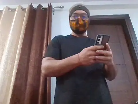 Snapshot of NunnuLelo chatting on December 20, 2025, 9:22 pm NunnuLelo online show from December 20, 2025, 9:22 pm