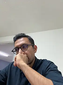 Snapshot of AdrianGarcia89 chatting on April 9, 2026, 2:00 am AdrianGarcia89 online show from April 9, 2026, 2:00 am