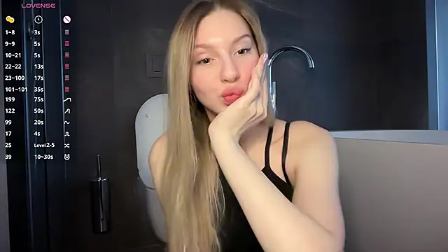Snapshot of blondinkaa chatting on April 19, 2026, 9:52 am blondinkaa online show from April 19, 2026, 9:52 am