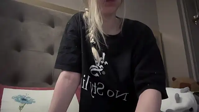 Snapshot of blondinkaa chatting on June 8, 2026, 3:51 am blondinkaa online show from June 8, 2026, 3:51 am