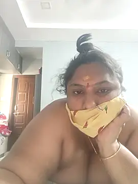 Snapshot of Telugumistress chatting on May 5, 2026, 6:21 am Telugumistress online show from May 5, 2026, 6:21 am
