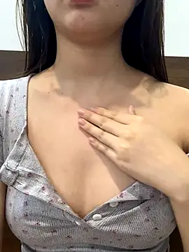 Snapshot of Zinmeo20 chatting on December 23, 2025, 9:29 am Zinmeo20 online show from December 23, 2025, 9:29 am