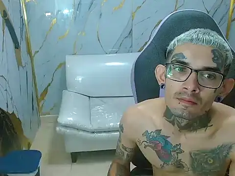 Snapshot of Boy_tatto77 chatting on January 11, 2026, 4:12 pm Boy tatto77 online show from January 11, 2026, 4:12 pm