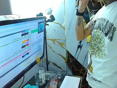 Snapshot of Boy_tatto77 chatting on June 3, 2026, 11:46 am Boy tatto77 online show from June 3, 2026, 11:46 am