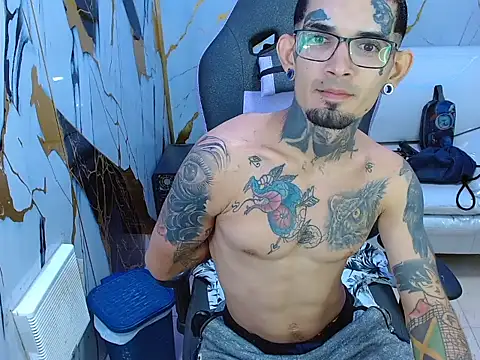 Snapshot of Boy_tatto77 chatting on July 19, 2026, 1:59 pm Boy tatto77 online show from July 19, 2026, 1:59 pm