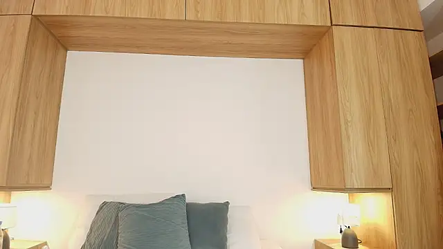 Snapshot of violet__rouse__ chatting on December 21, 2025, 9:55 pm violet rouse online show from December 21, 2025, 9:55 pm