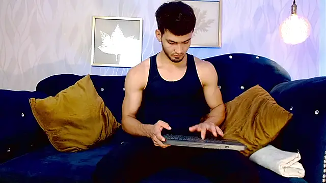 Snapshot of HarryFosster chatting on June 4, 2026, 6:36 pm HarryFosster online show from June 4, 2026, 6:36 pm