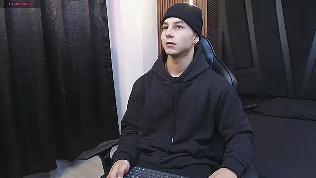 Snapshot of Noah_Clarkk chatting on March 8, 2026, 1:26 pm Noah Clarkk online show from March 8, 2026, 1:26 pm