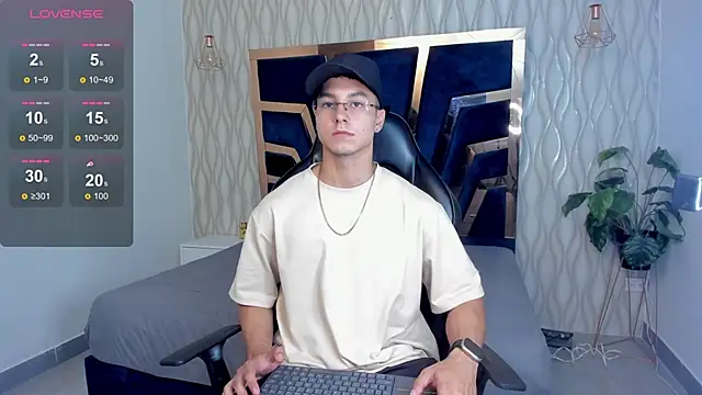 Snapshot of Noah_Clarkk chatting on March 11, 2026, 5:19 pm Noah Clarkk online show from March 11, 2026, 5:19 pm