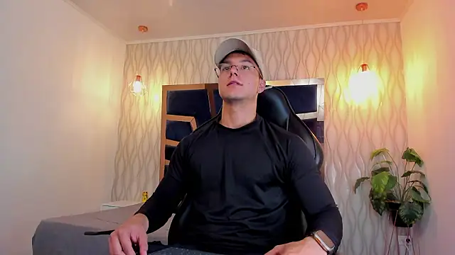 Snapshot of Noah_Clarkk chatting on March 19, 2026, 5:28 pm Noah Clarkk online show from March 19, 2026, 5:28 pm