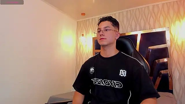 Snapshot of Noah_Clarkk chatting on March 20, 2026, 5:18 pm Noah Clarkk online show from March 20, 2026, 5:18 pm