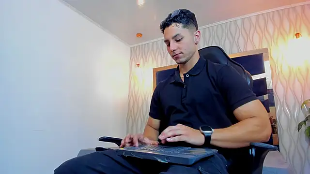 Snapshot of Noah_Clarkk chatting on March 24, 2026, 5:29 pm Noah Clarkk online show from March 24, 2026, 5:29 pm