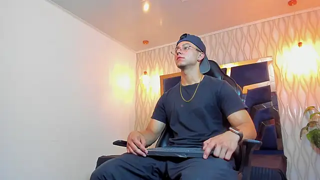 Snapshot of Noah_Clarkk chatting on March 26, 2026, 5:29 pm Noah Clarkk online show from March 26, 2026, 5:29 pm