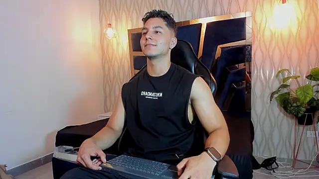 Snapshot of Noah_Clarkk chatting on March 28, 2026, 5:23 pm Noah Clarkk online show from March 28, 2026, 5:23 pm