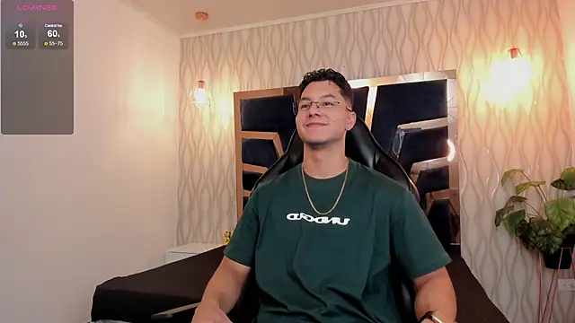 Snapshot of Noah_Clarkk chatting on March 30, 2026, 5:14 pm Noah Clarkk online show from March 30, 2026, 5:14 pm