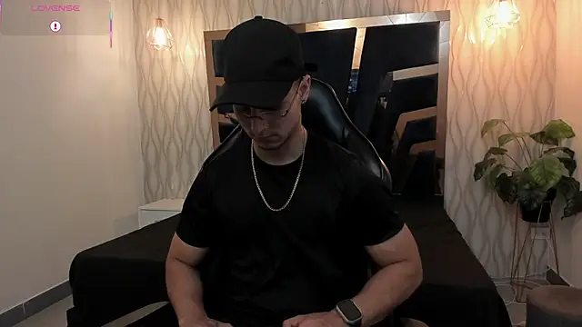 Snapshot of Noah_Clarkk chatting on April 10, 2026, 5:28 pm Noah Clarkk online show from April 10, 2026, 5:28 pm