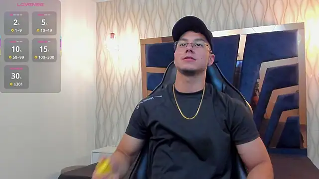 Snapshot of Noah_Clarkk chatting on April 11, 2026, 5:17 pm Noah Clarkk online show from April 11, 2026, 5:17 pm