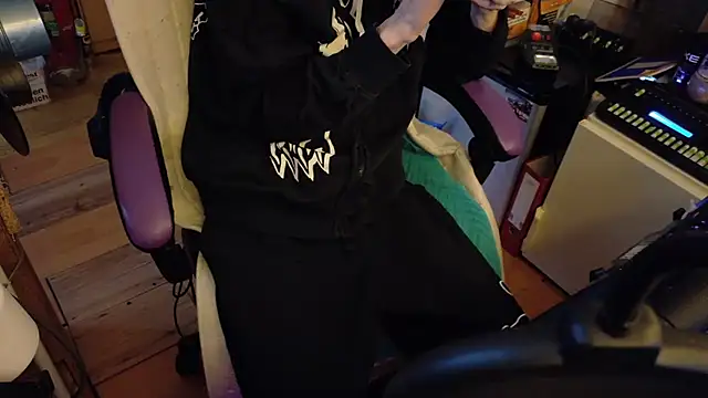 Gay-Versaut online show from January 16, 2026, 6:12 pm