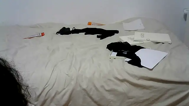 Snapshot of Gwenette66 chatting on December 18, 2025, 11:22 pm Gwenette66 online show from December 18, 2025, 11:22 pm