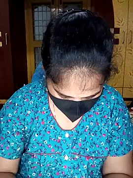 maduri   online show from February 12, 2026, 3:29 pm