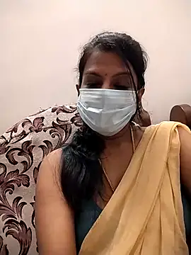 Snapshot of smallrainbow35 chatting on December 18, 2025, 5:52 pm smallrainbow35 online show from December 18, 2025, 5:52 pm