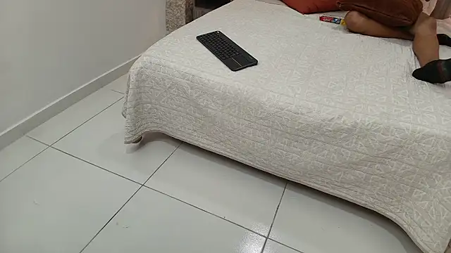 Snapshot of zoe_bermudez chatting on December 18, 2025, 1:28 pm zoe bermudez online show from December 18, 2025, 1:28 pm