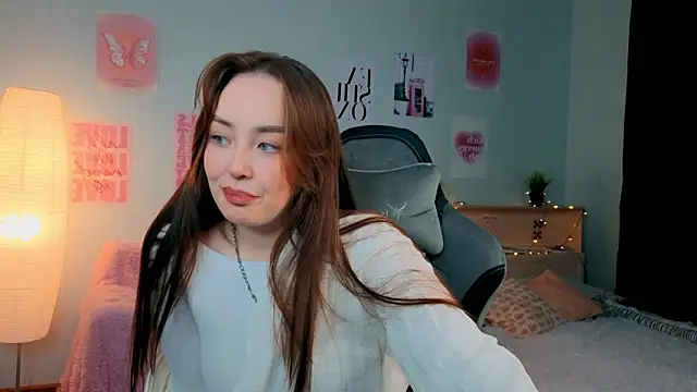 fallin lovee online show from February 3, 2026, 7:41 pm