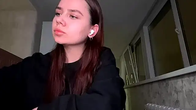 Snapshot of MiloyNoir chatting on January 10, 2026, 5:48 pm MiloyNoir online show from January 10, 2026, 5:48 pm