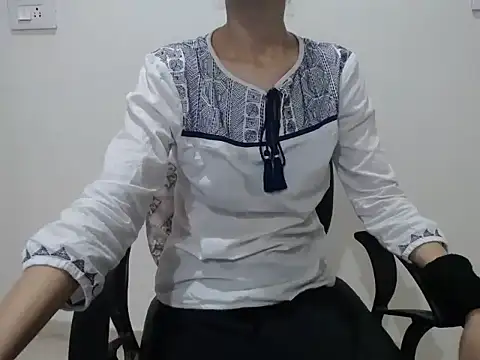 Farhana beautyfull online show from March 27, 2026, 5:02 am