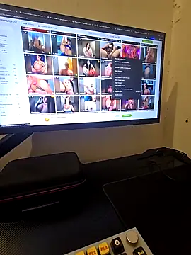 Snapshot of SpongedThinking chatting on February 26, 2026, 2:32 am SpongedThinking online show from February 26, 2026, 2:32 am